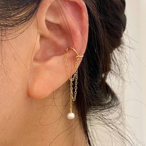 Gold ear cuff with double chain, sold individually, minimalist ear ring, gold chain ear cuff, fake piercing, gift for her