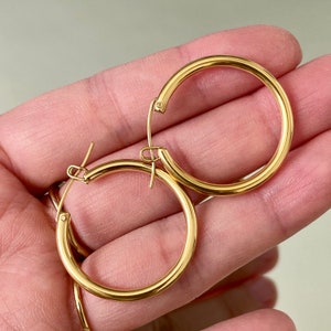 14k gold stainless steel earrings - anti-allergic hoop earrings - gold ear jewelry - ear huggie - gold huggie earrings