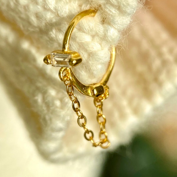 Silver earring with very fine chain-ONE PIECE-huggie chain - helix earring- mini creole-white stone buckle