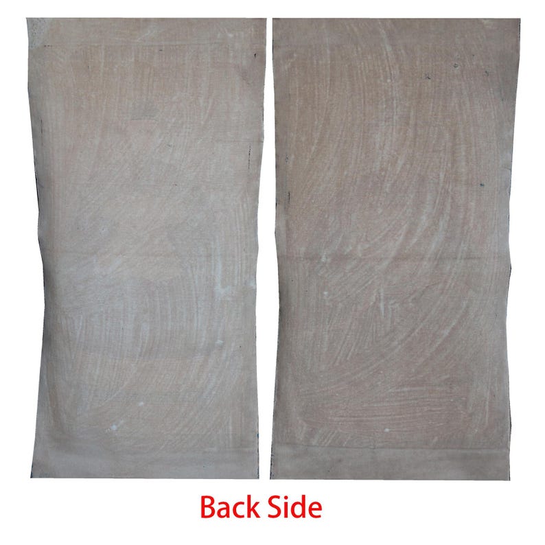 Pode incluir: Dois pain&eacute;is de tecido bege com uma superf&iacute;cie texturizada e pinceladas vis&iacute;veis. O texto "Back Side" &eacute; exibido em vermelho na parte inferior da imagem. Os pain&eacute;is s&atilde;o retangulares com uma forma ligeiramente curvada.