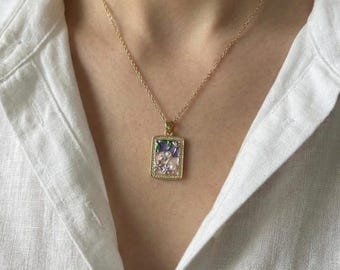 Collier floral doré en acier inoxydable, pendentif rectangulaire en émail, bijoux lavande cottage, accent de fausses perles, cadeau botanique pour elle