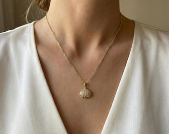 Crystal Seashell Locket Necklace - Gold Stainless Steel Pearl Pendant