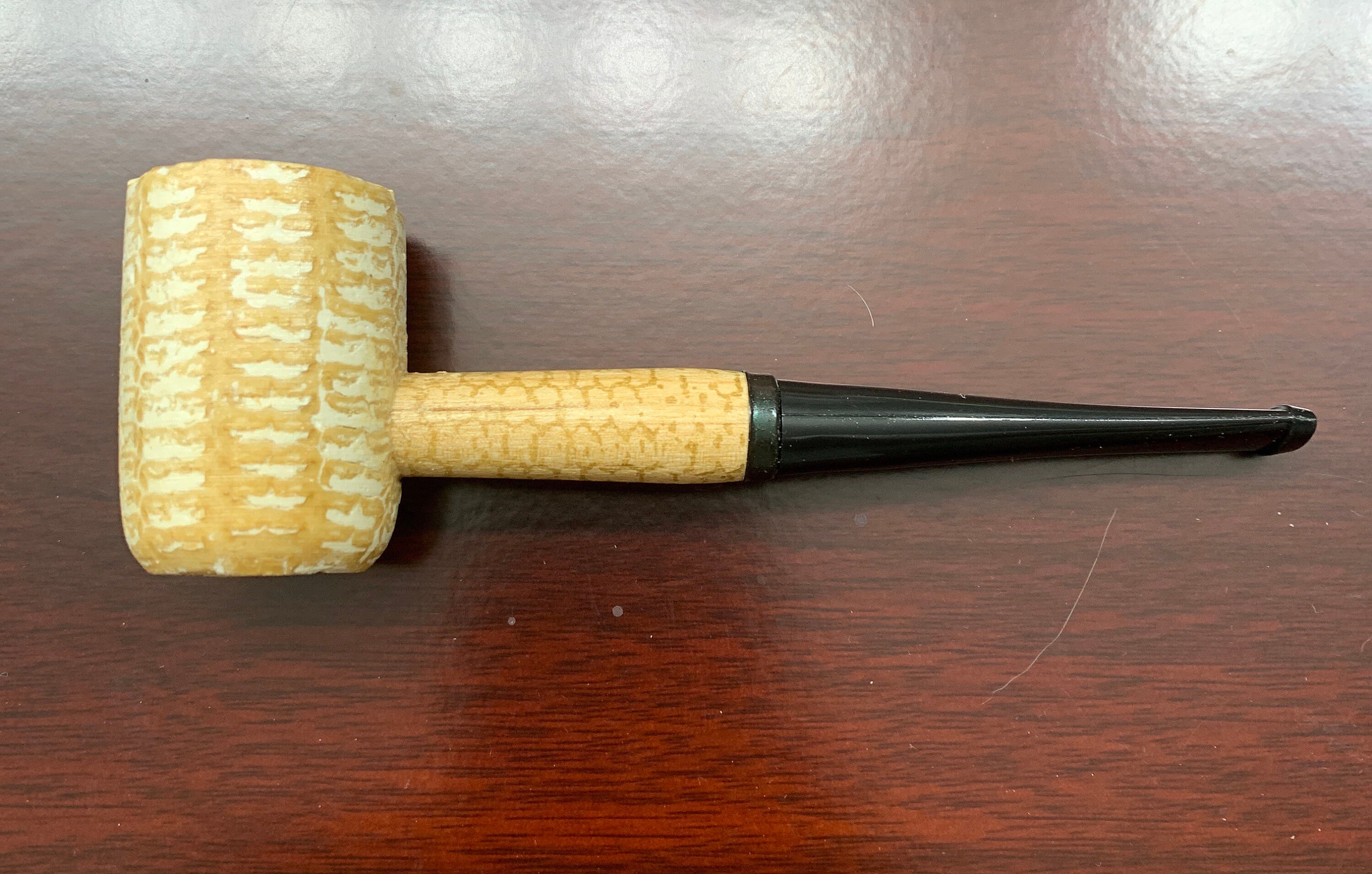 Cob Pipe. Corn cob pipe made by Missouri Meerschaum. Pipe has Etsy