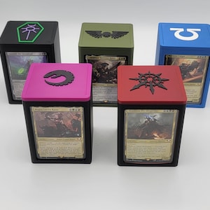 MTG コマンダー カードデッキボックス - ウォーハンマー 40K にインスパイアされたデザイン