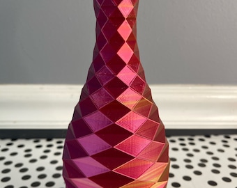 Multi-Color 3D Printed Vase: Geometric Recycled Materials
