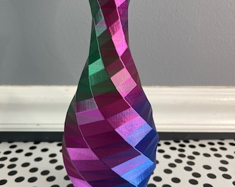 Multicolored 3D Printed Vase: Geometric Decorative Vase