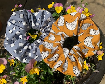 2 x Scrunchie de pelo de pollo y oveja grande, regalo hecho a mano, Scrunchie de pelo de algodón grande, regalo de amante de los animales, vegano