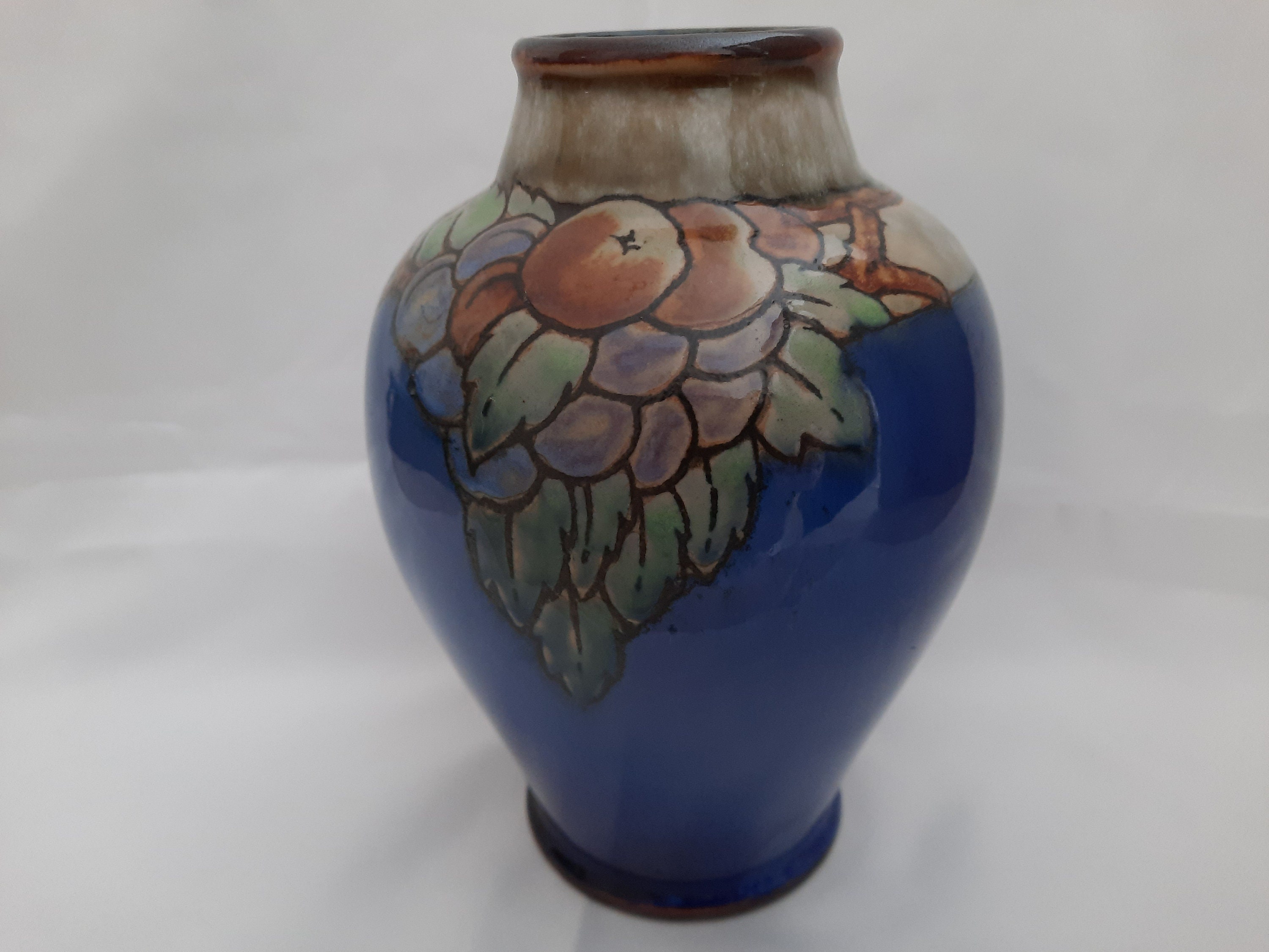 ROYAL DOULTON LAMBETH Vase