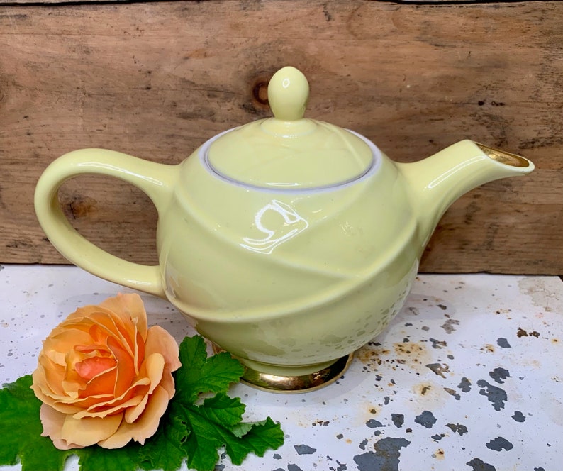 Vintage 1950s Hall Yellow Cabbage Teapot