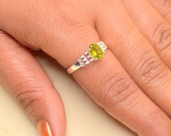 Natural Peridot Ring/Dainty Ring/925 Sterling Silver Gemstone Ring/Oval Shape Ring/August Birthstone Ring/Citrine/Garnet Crystal Boho Ring