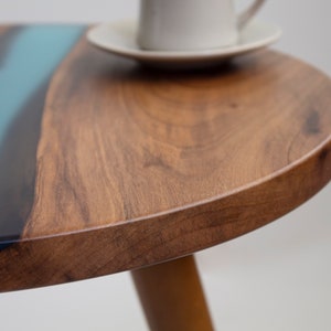 Side table walnut side table resin end table walnut end table epoxy side table small side table minimalist side table modern end table round image 3