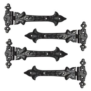 Puede incluir: Cuatro bisagras decorativas negras con diseños ornamentados de hojas y volutas. Cada bisagra tiene un remate decorativo y múltiples orificios para tornillos para el montaje. Las bisagras son de hierro fundido y son adecuadas para puertas o armarios.