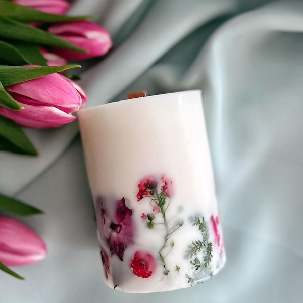 Large scented pillar candle,candle gift for her,dried flower candle,candle in a box,gift idea for women,long lasting candle,birthday gift