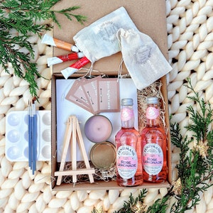 Christmas date night box for two,Couples Christmas gift,Couples experience box,Festive couple gift,art experience set,anniversary gift bnox