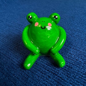 Frog Cake Figurine, Frog Lover Desk Decor, Happy Cute Froggy Polymer Clay Sculpture Tea Pet, Smiling Frog, Desk Pals, Animal Figure Totem