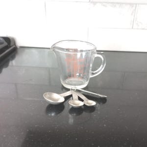 Vintage 1 Tassenmaß und Löffel, Messlöffel aus Aluminium
