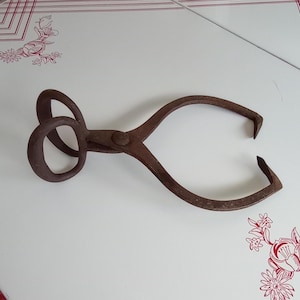 Antique Gifford-Woods Cast Iron Ice Tongs