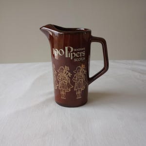 Vintage Seagram&#39;s pitcher, stoneware pitcher with gold