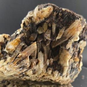 High Grade Gold crystalline with Quartz points from Arizona