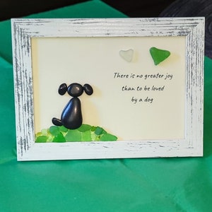Arte en vidrio marino, arte con guijarros, cita sobre el amor de los perros, perro con guijarros, personalizable, regalo para amantes de los perros, veterinario, regalo de duelo por una mascota