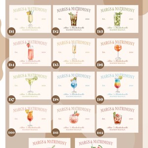 Op de afbeelding: Twaalf verschillende ontwerpen voor een bord voor een vrijgezellenfeest. Elk ontwerp heeft een andere cocktail met de tekst "Margs & Matrimony" en "Alice's Bachelorette Seacrest Beach, FL" in een vintage stijl.