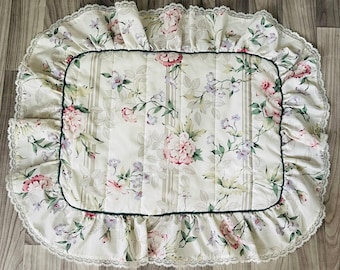 Vintage Floral Quilted Pillow Sham: Cotton Lace Trim Cottagecore
