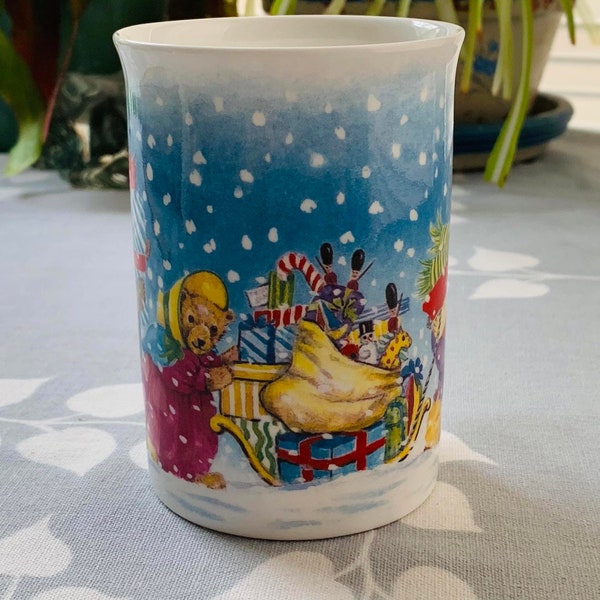 Vintage 1993 Roy Kirkham Design Old World "Teddy Bears Christmas" Fine Bone China Made in England Collectible Coffee Tea Mug Cup