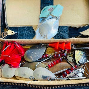 Fishing Lure Lot - Lures Hooks PLUS