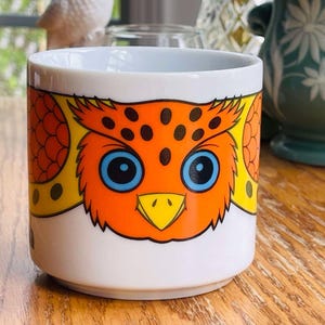 Vintage 1970&#39;s Colorful Retro Orange Owl Ceramic Coffee Tea Mug Cup
