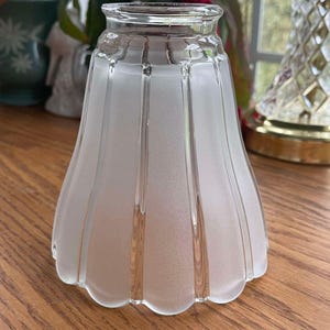 Vintage White Frosted Tulip Scalloped Glass Light Cover 1.5&quot; Shade Replacement Remodel Home Decor