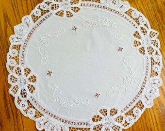 Tapete de mesa redondo de encaje bordado blanco vintage para centro de mesa