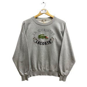 90s　CHEMISE LACOSTE　文字ワニロゴ刺繍　短丈ラグランスウェット CHEMISE LACOSTE ワニさん刺繍スウェット-古着屋マッシュ
