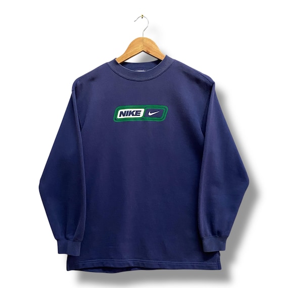 medium nike sweatshirt