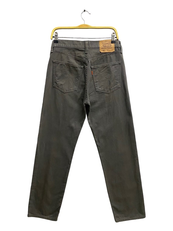 Grey levis 2025