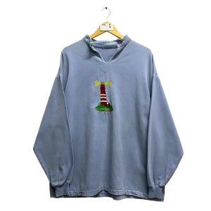Sudadera unisex de mezclilla azul claro con diseño de faro vintage de los años 90, talla XL, cuello redondo, jersey con logotipo bordado