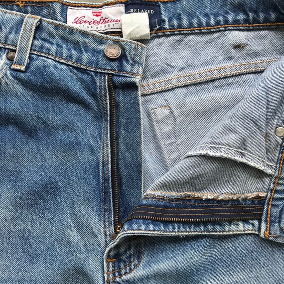 Vintage 90s Levis 540 Relaxed Fit Light Blue Deni… - image 2