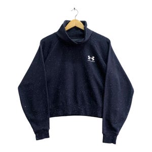 Vintage Y2K Under Armour Navy Crop Top Sweatshirt MEDIUM Under Armour Crewneck Under Armour Sweater Spell Out Print Logo Under Armour Jumper
