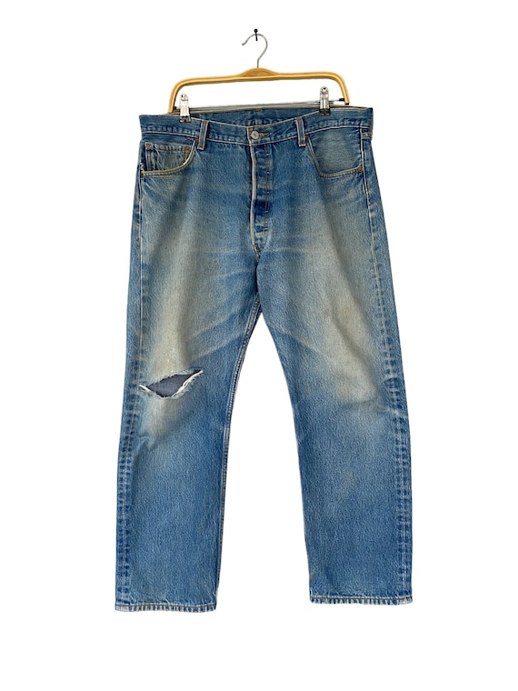 36 levis 2025