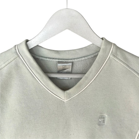 Nike court sweater 2025