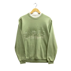 vintage des années 90 matin soleil vert sweat MOYEN sapin de Noël ras du cou cerf faune imprimé animal logo arbre de Noël cerf pull