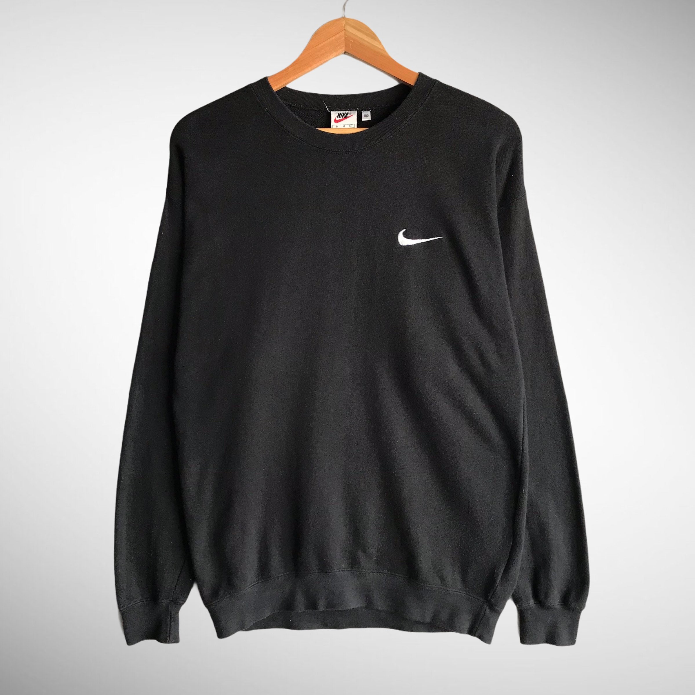 Vintage Nike Swoosh Noir Sweatshirt Taille Moyenne Nike Swoosh Crewneck Nike  Swoosh Sweater Pullover Nike Center Logo Brodé Logo Jumper - Etsy France