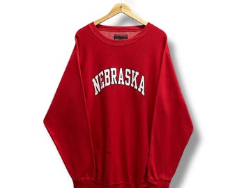 Vintage Nebraska Huskers NCAA Red Sweatshirt Nebraska Cornhuskers Football Embroidery Spell Out Crewneck University Nebraska Sweater Size XL