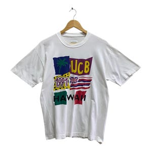 Vintage 90&#39;s United Colors Of Benetton Hawaii White Tshirt MEDIUM Benetton Crewneck Benetton Sweater Pullover Print Logo Benetton Jumper