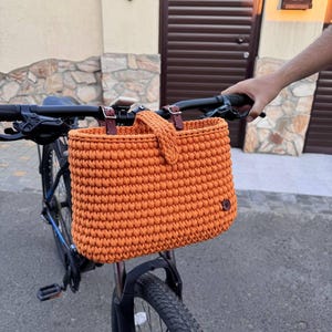 Bike crochet bag, bicycle accessories, handmade bike organizer, woven bike basket, sister gift, handlebar bag, storage basket