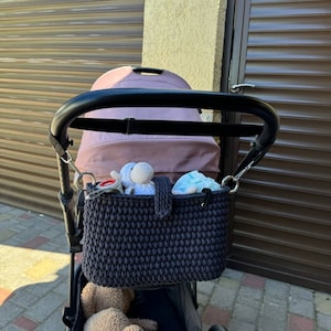 Bolso de mamá cochecito de ganchillo, bolso de cochecito, regalo de bebé, organizador de cochecito tejido hecho a mano, bolsa de pañales, regalo para nueva mamá, bolso de ganchillo