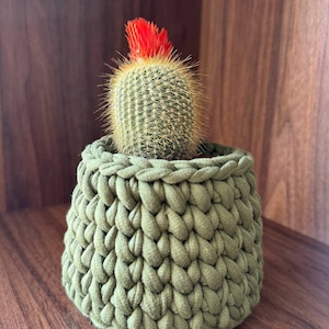 Indoor plant pot cover, handmade crochet planter, unique planter flowerpot, planter sleeve, custom crochet basket
