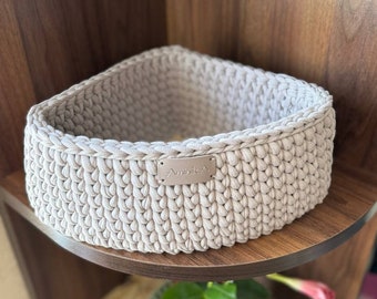 Triangle crochet corner shelf basket, bathroom storage basket, kitchen organizer, gift for mom, entryway organizer