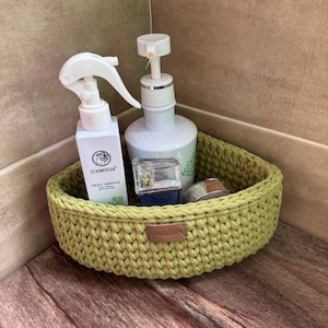 Crochet triangle basket, handmade storage basket, bathroom storage, cosmetic corner basket, new home gift, woven basket