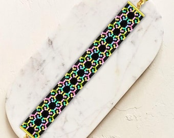 Miami Ombre Geometrisch Peyote Armbandpatroon, Miyuki Delica Manchetarmband PDF Digitale Download, Zwarte Achtergrond