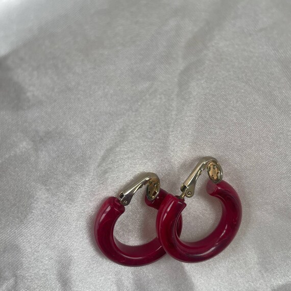 Retro Mid-Century Red Lucite Clip On Hoop Earrings - image 6